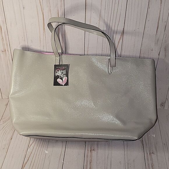 VS Fall 2018 Collection Graffiti Tote Grey With Wristlet Limited Edition - Picture 10 of 10